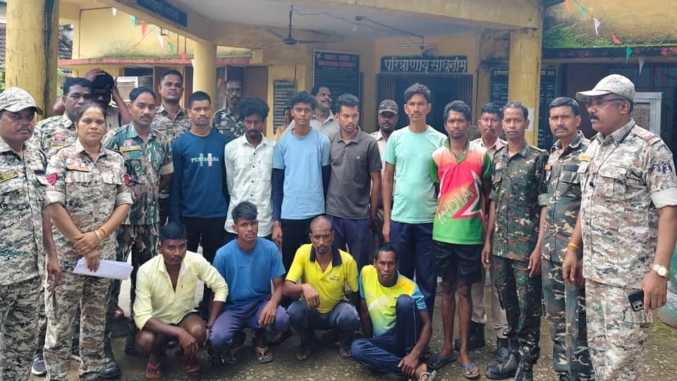 पुलिस की गिरफ्त में आरोपी