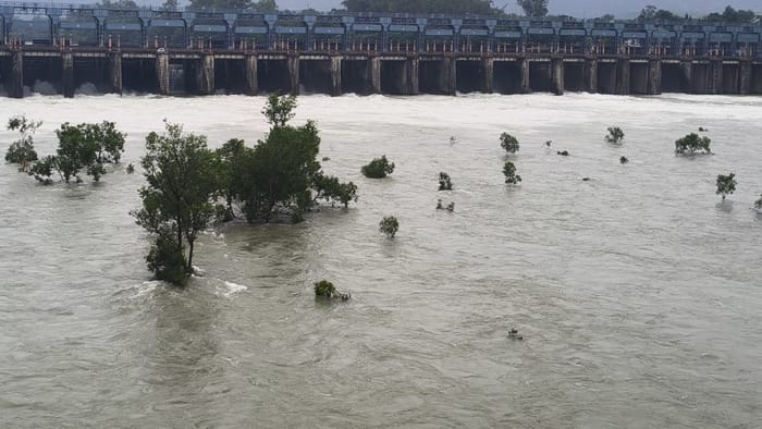 Massive destruction in Punjab Flood Mountains collapsed in Pathankot Army took charge in Ludhiana 43 died