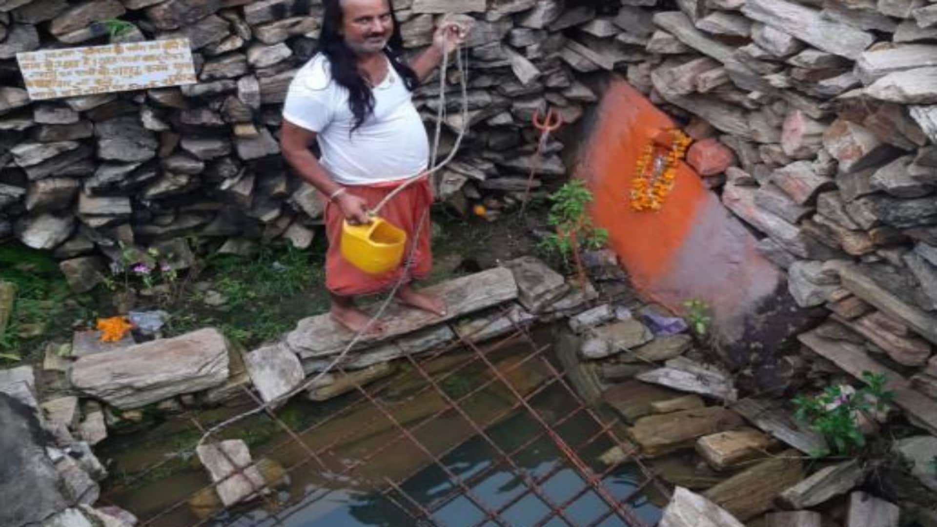 भाकरी की पहाड़ी पर स्थित कुई