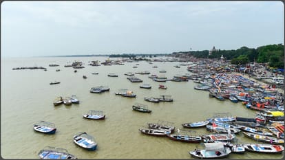 22 river monitoring stations record severe flood situation: CWC, News in Hindi