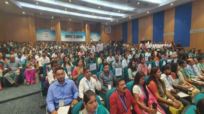 Amar Ujala Teacher Honor: Deputy Chief Minister Brajesh Pathak honored 175 teachers