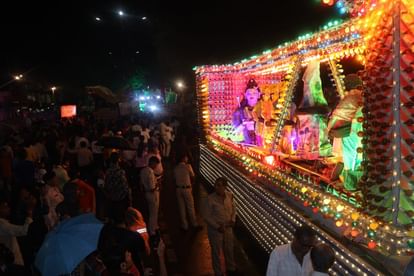Anant Chaturdashi today: Indore's 102-Year-Old Tradition of Ganesh Visarjan Jhaankis