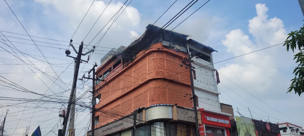 Massive fire in Rajasthan Handloom at Kalibari Chowk in Purnia loss of lakhs