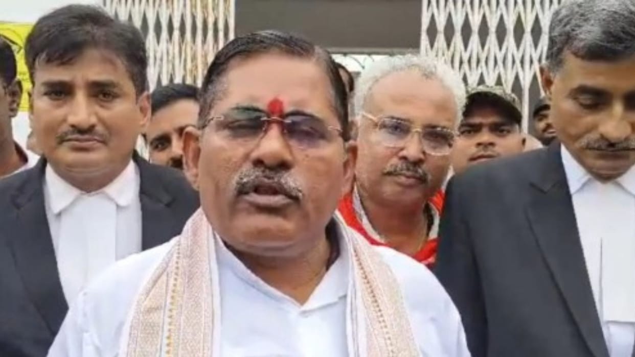 Bihar Notice to Minister Hari Sahni in encroachment case, case of 37 people occupying 22 katha government land
