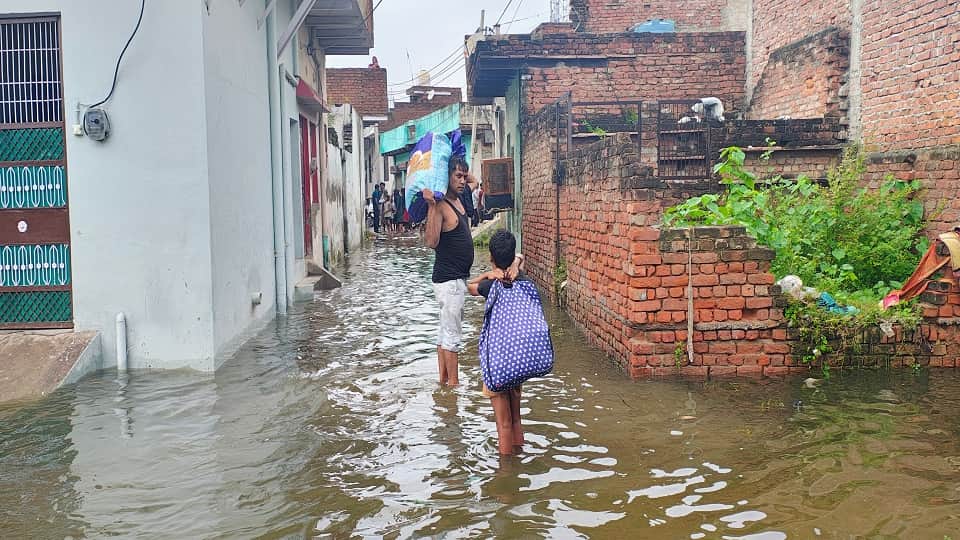 Mathura flooded due to rising water level of Yamuna