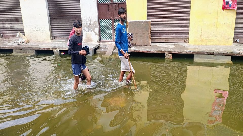 Mathura flooded due to rising water level of Yamuna