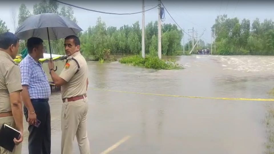 Tractor trolley swept away in river at Ambala