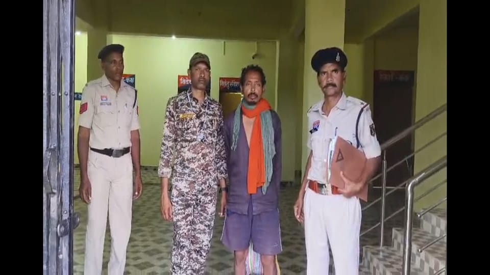 Accused husband arrested for murdering wife and burying her body in the forest in Balrampur Ramanujganj