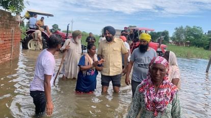 Punjab Floods News Dhussi dam broke in Ludhiana village Sasrali, water of Sutlej river entered area