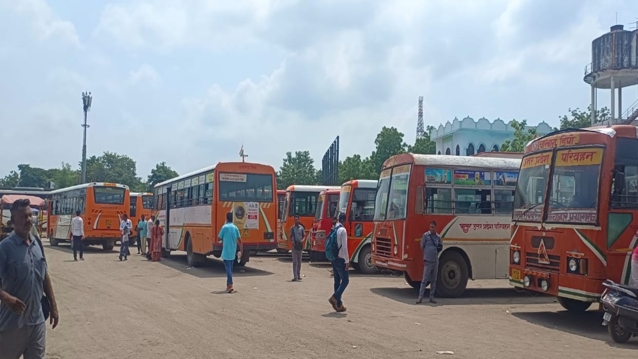 Prayagraj News: Trains and buses full with PET candidates, special train had to be run