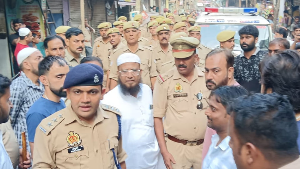 Kanpur: Chaos in Patkapur over objectionable religious remarks