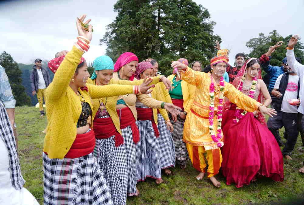Butter Festival 2025 milk, yogurt, and butter Holi celebrated in Dayara Bugyal Uttarkashi Photos
