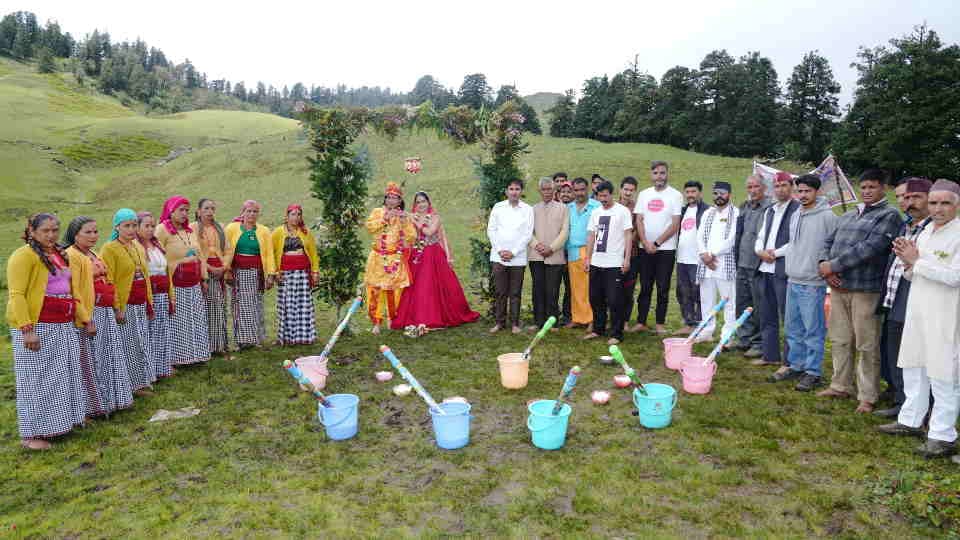 Butter Festival 2025 milk, yogurt, and butter Holi celebrated in Dayara Bugyal Uttarkashi Photos