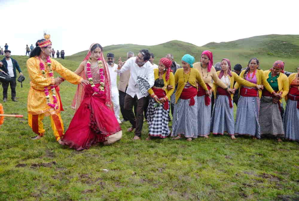 Butter Festival 2025 milk, yogurt, and butter Holi celebrated in Dayara Bugyal Uttarkashi Photos