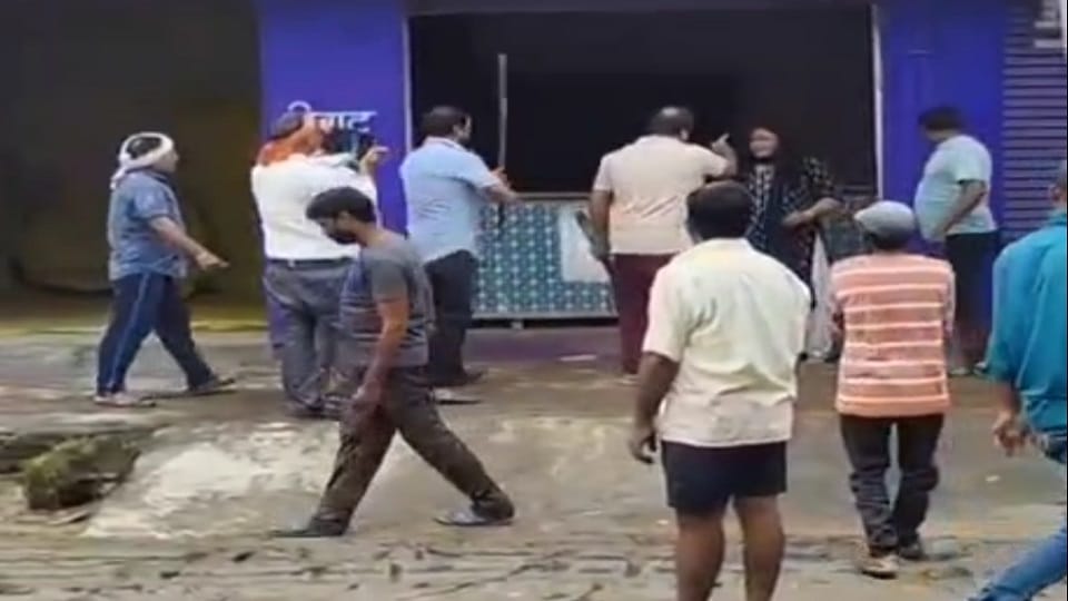 Fight over land possession Agrawal family beat up Dubey family in GPM