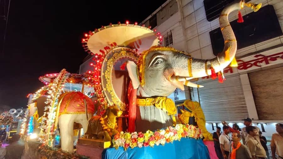 indore news jhanki procession mesmerizes thousands in city