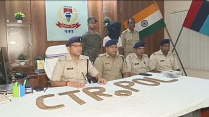 पुलिस की गिरफ्त में आरोपी