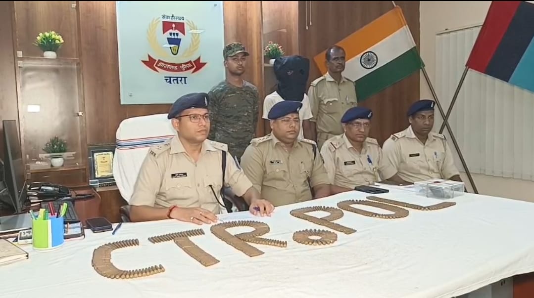 पुलिस की गिरफ्त में आरोपी