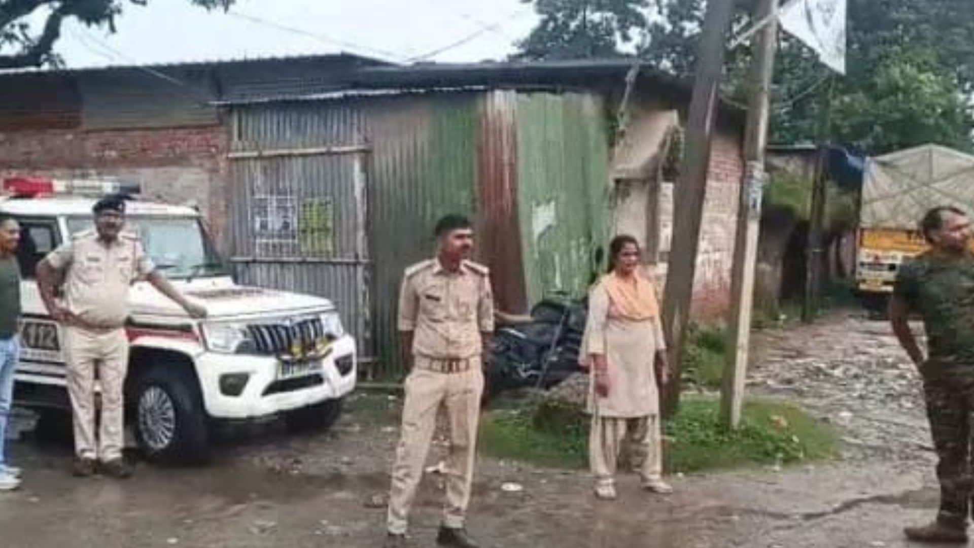 पुलिस टीम पर हमला