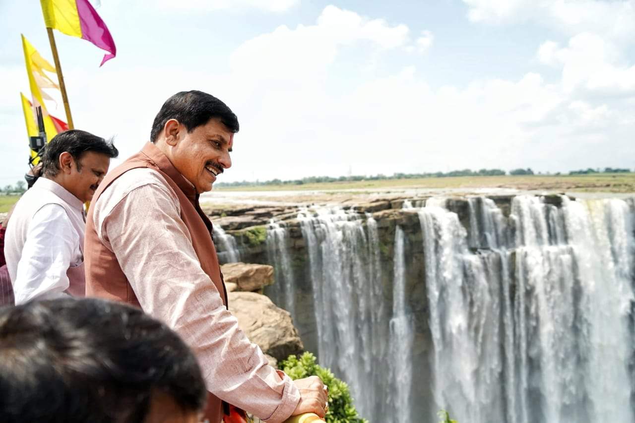 Gift of construction works worth 241 crores: CM said- Devtalab, Banaras and Prayagraj are a unique triangle of