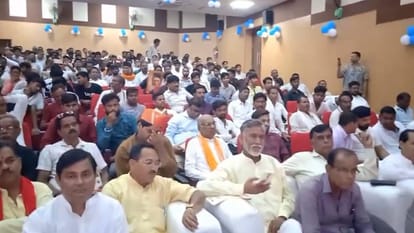 Jhansi: Minister Asim Arun hits back at Akhilesh Yadav's statement, says- this reflects his character and natu