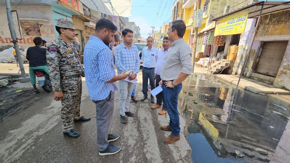 Six roads of Aligarh city Construction