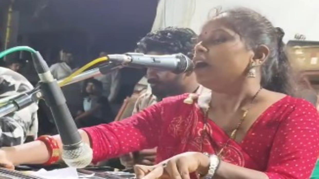 Bollywood Song Saiyaara Goes Is Going Viral In Bhajan Style