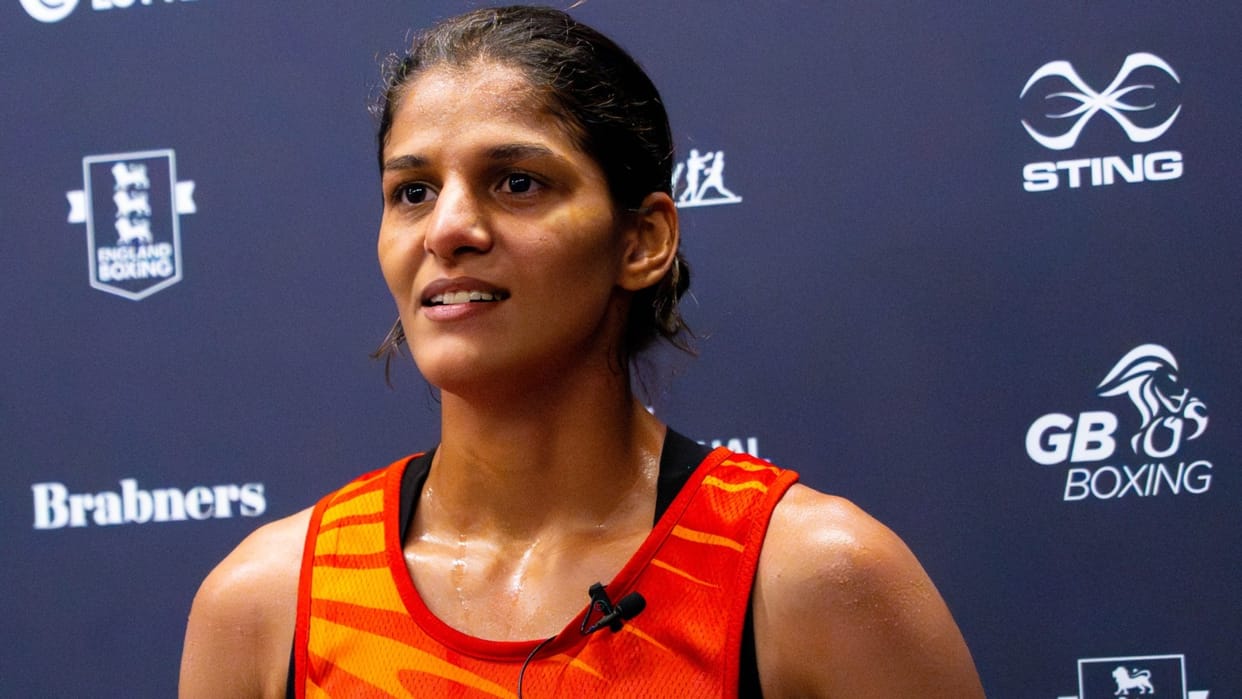 Jaismine Lamboria closed in on her maiden World Championships medal after storming into the quarterfinals