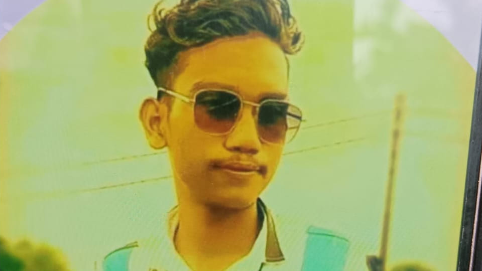 Kanpur: High school student committed suicide by hanging himself in the hostel