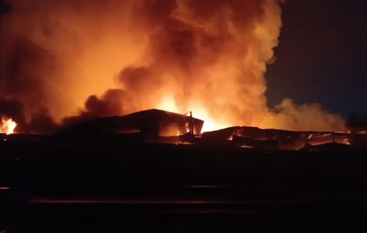 Indore: Fire broke out in a chemical factory, smoke was visible from half a kilometer away