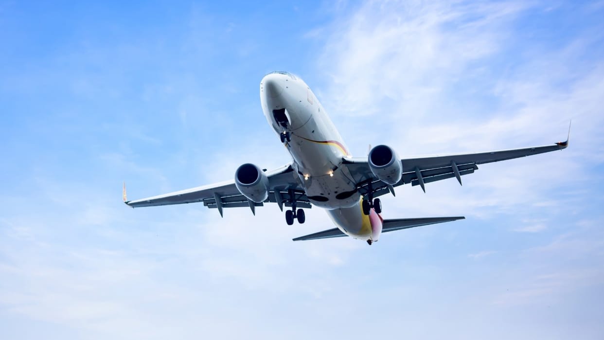 flight from Hyderabad could not land in Lucknow Due to fog had to be diverted to Delhi several flights delayed