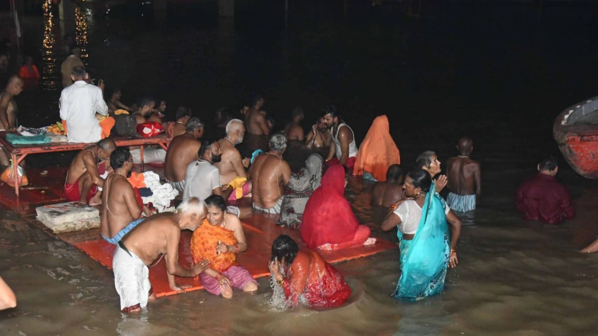 Chandra Grahan 2025 Kashi Vishwanath Doors including 25 thousand temples closed in Varanasi