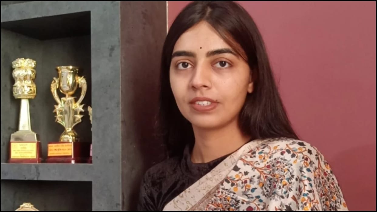 IFS Anjali Sondhiya From MP Got AIR 9th Rank Biography And Achievement