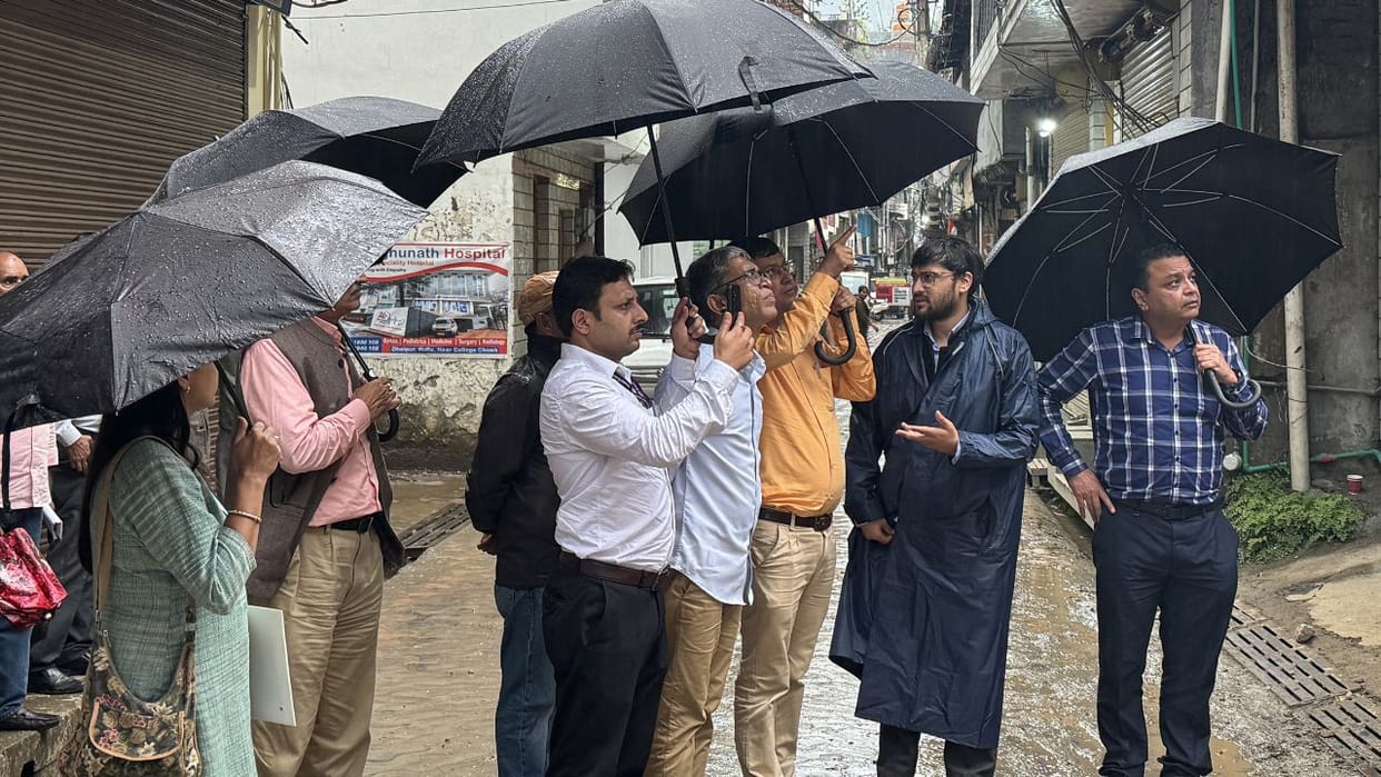 Himachal Solanganala People told central team that village is sinking there is a danger of becoming homeless