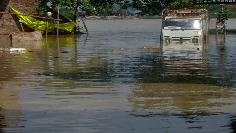 Devastating Floods in Agra: Over 50 Colonies Submerged one lakh People Affected as Yamuna Hits Record Levels