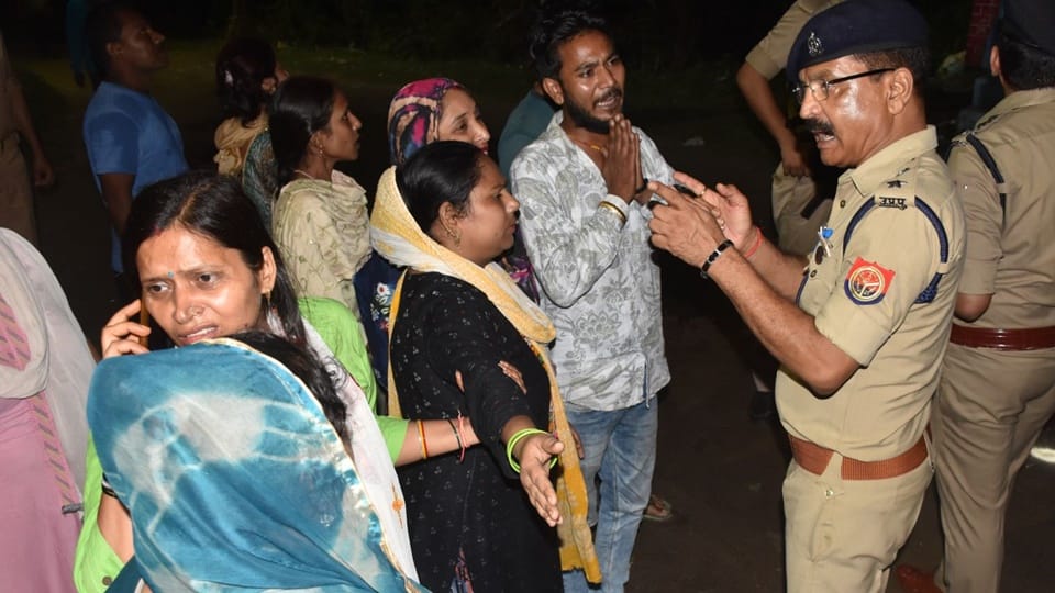 Moradabad Crime History-sheeter Kamal Chauhan Shot Dead In Broad Daylight  Amid Rivalry - Amar Ujala Hindi News Live - Up:'कातिल पकड़े न गए तो आग  लगाकर दे दूंगी जान...', वर्चस्व की लड़ाई