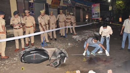 ्Moradabad: Three bullets were fired at the history sheeter, one hit him in chest, other hit him in chest