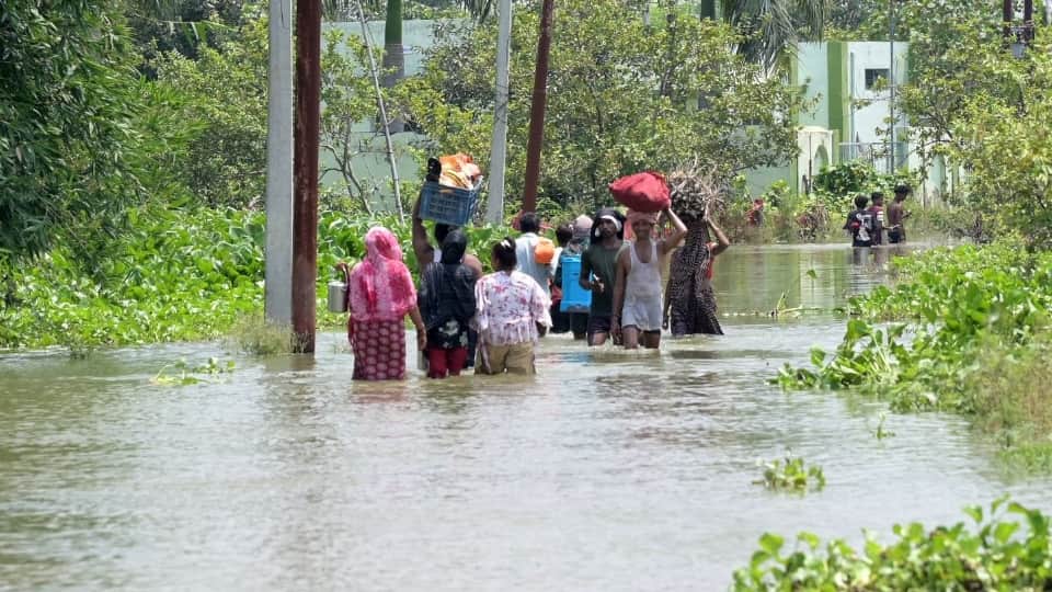 UP kanpur Flood for third time these districts connected to Kanpur many villages submerged food crisis alert