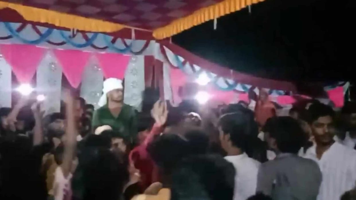 Ruckus in RJD MLA Anjar Naimi's meeting in Kishanganj, slogans of AIMIM Zindabad raised