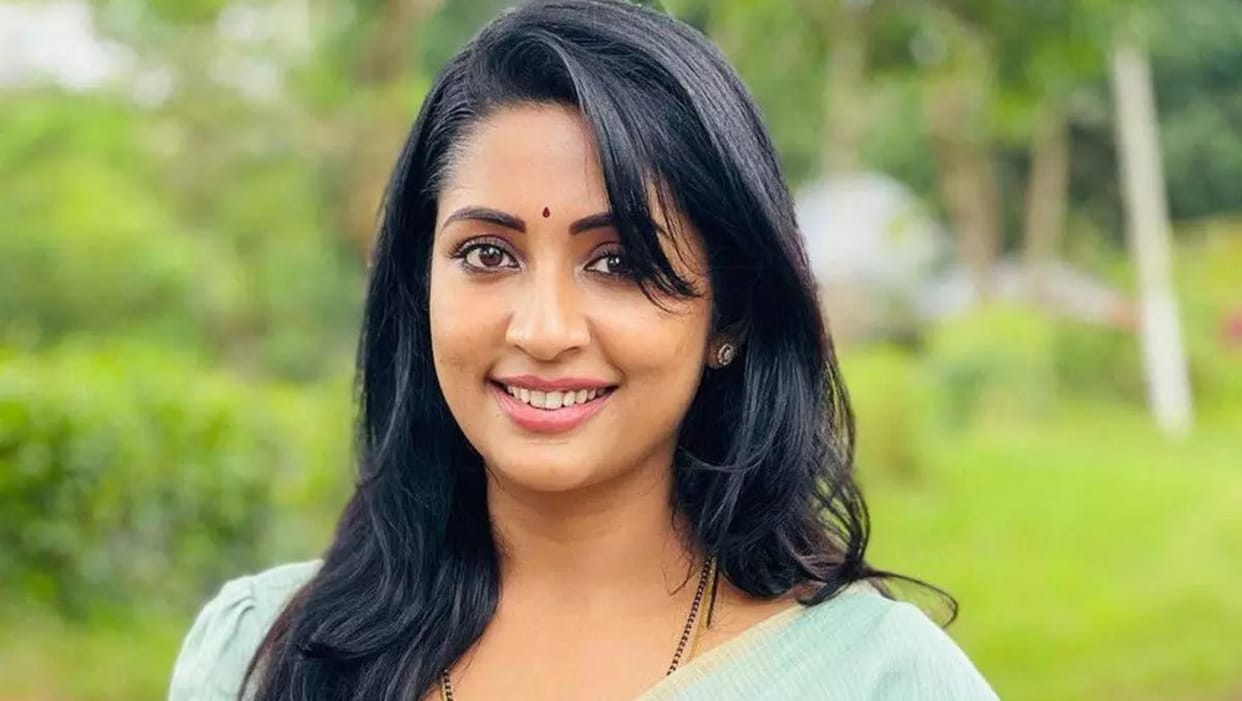 navya-nair-fined-in-australia-for-carrying-jasmine-flowers-melbourne-airport-incident