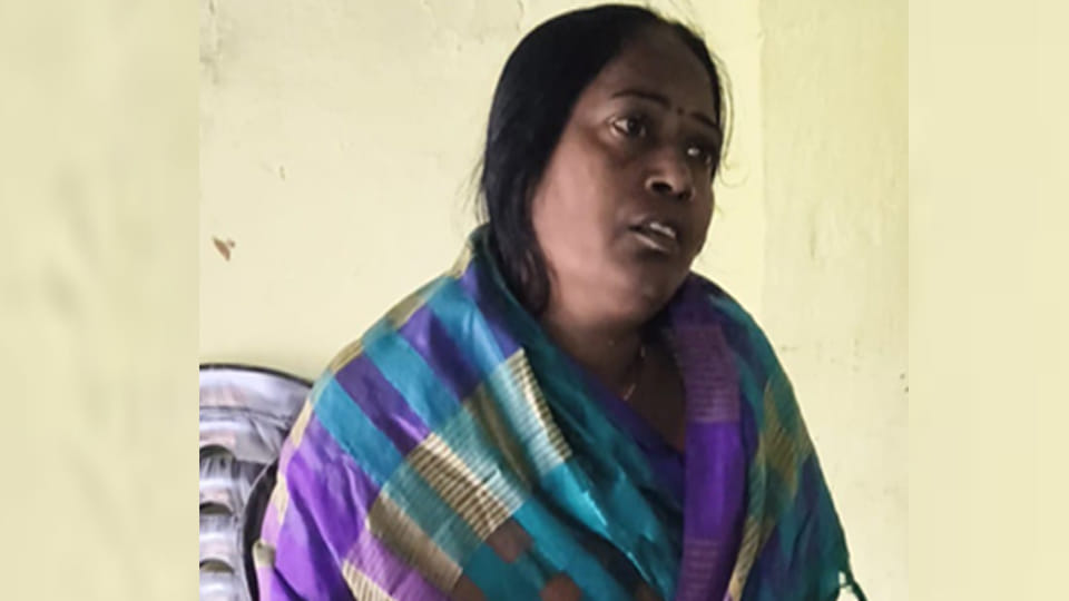 Fearing crocodile, she gave up her intention of suicide