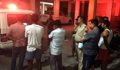 पुलिस पहुंची