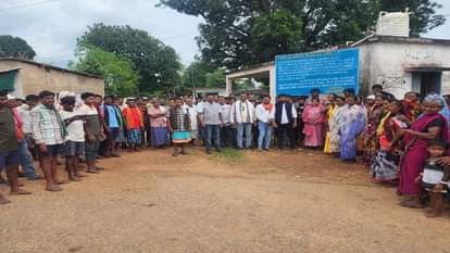 पादरियों का आना प्रतिबंधित