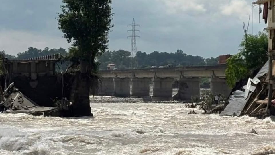 Flood in Punjab More than 4 lakh people homeless in 2050 villages Schools open from today