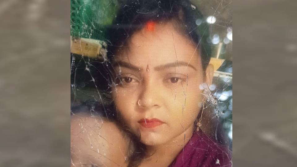 Kanpur: Four people including a woman committed suicide by hanging themselves in 24 hours