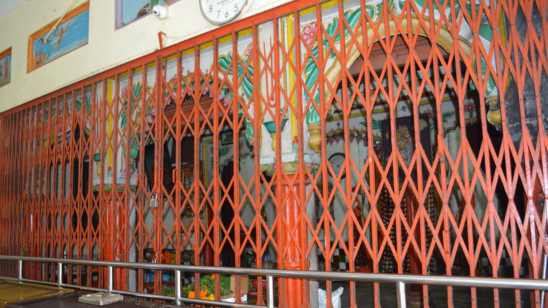 Chandra Grahan 2025 Kashi Vishwanath Doors including 25 thousand temples closed in Varanasi