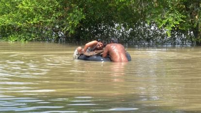 Devastating Floods in Agra: Over 50 Colonies Submerged one lakh People Affected as Yamuna Hits Record Levels