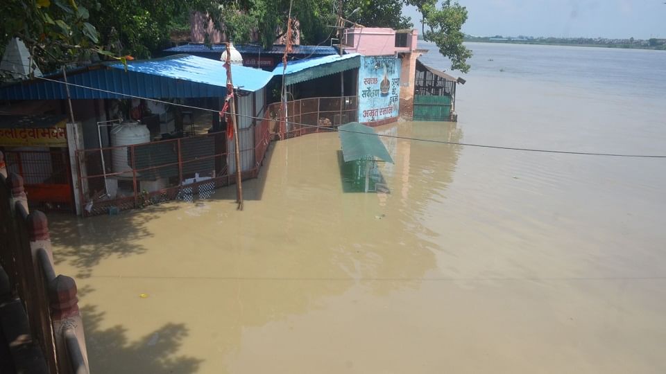 Devastating Floods in Agra: Over 50 Colonies Submerged one lakh People Affected as Yamuna Hits Record Levels
