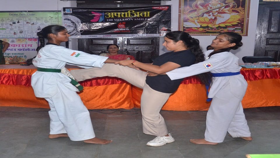 Amar Ujala Aparajita in Tikaram Girls Inter College, Aligarh