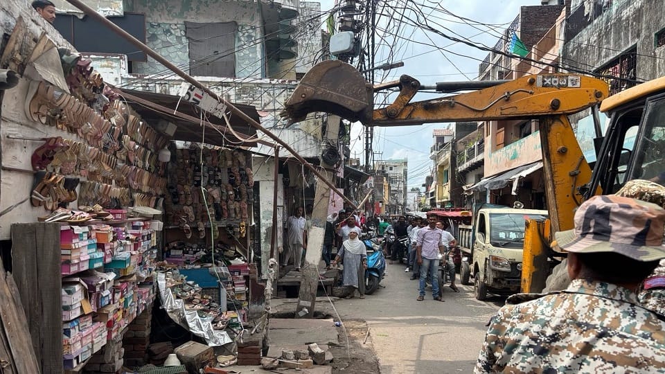 Encroachment drive in Zakirnagar, Jeevangarh, Sasni Gate, Phool chaurah